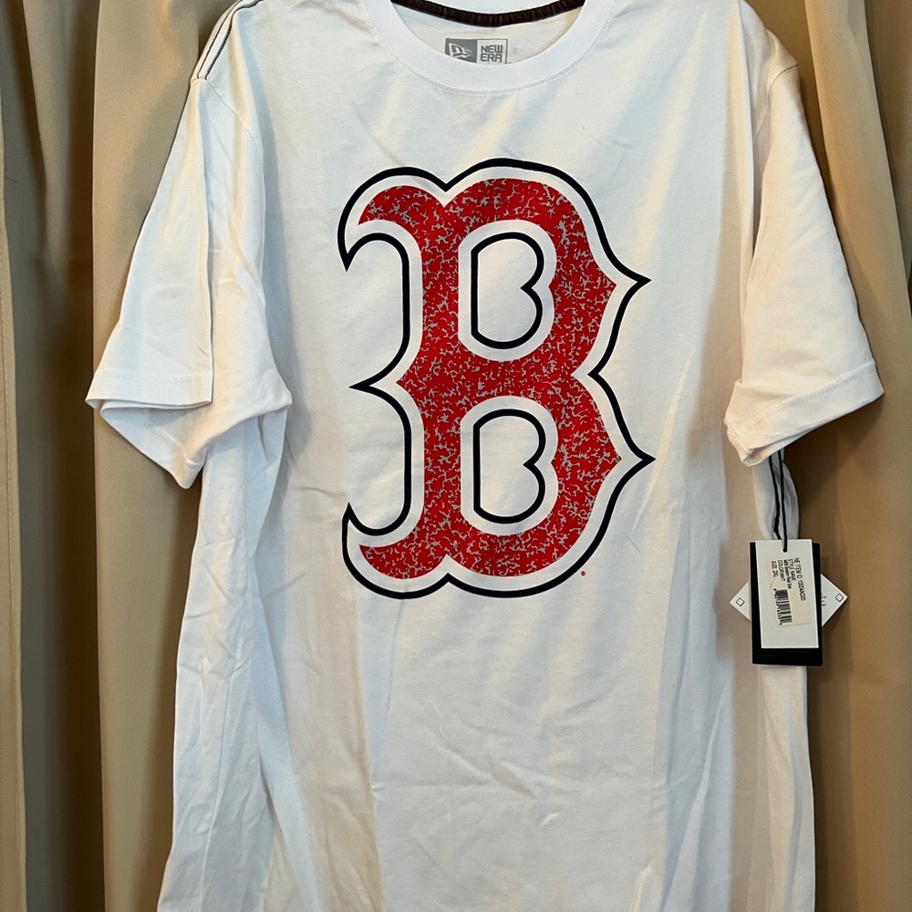 Women’s Red Sox Tshirt - NWT